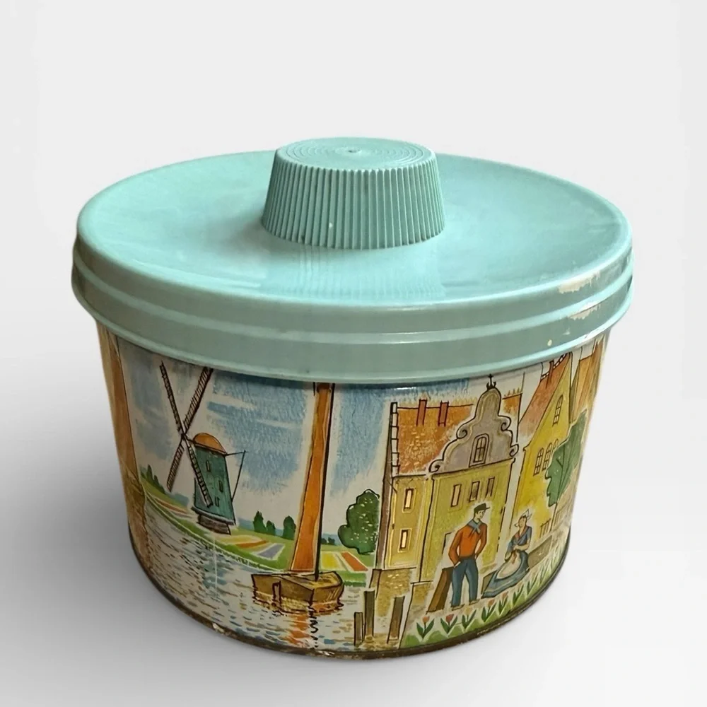 Vintage Mrs. Leland's Old Fashioned Golden Butter Bits Candy Tin - 1958/1961